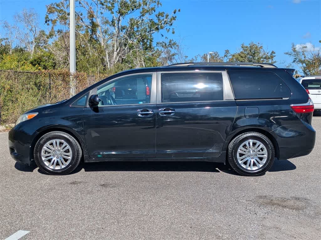 Thumbnail: 2015 Toyota Sienna - 2