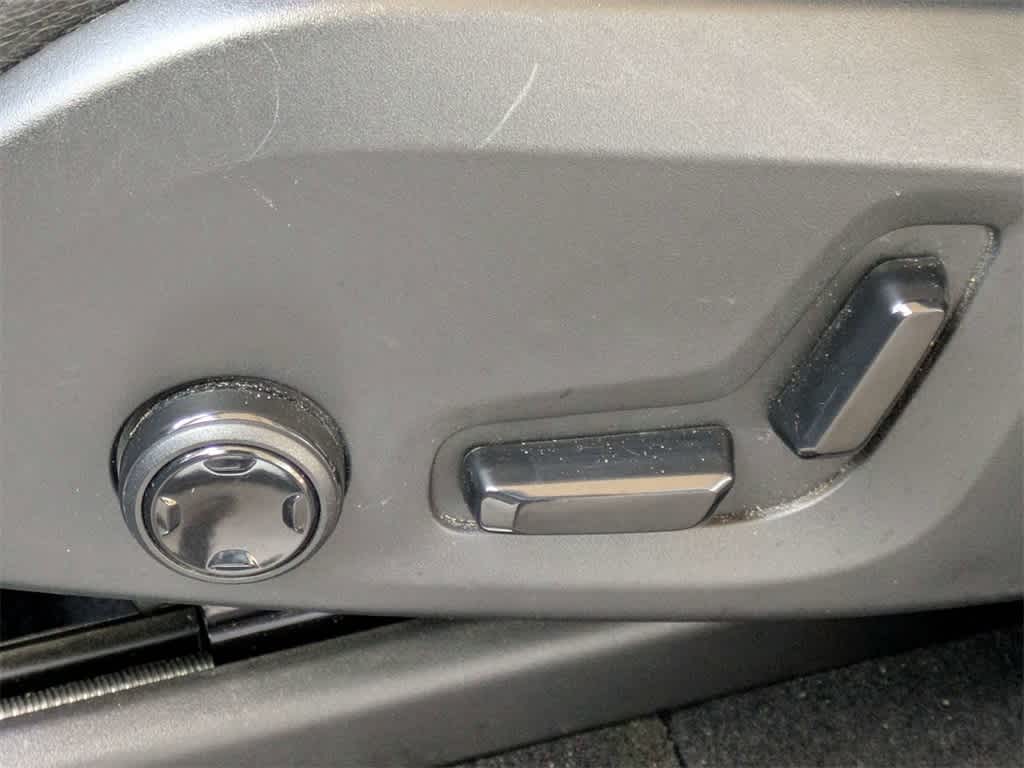 Thumbnail: 2016 Volvo XC90 - 25