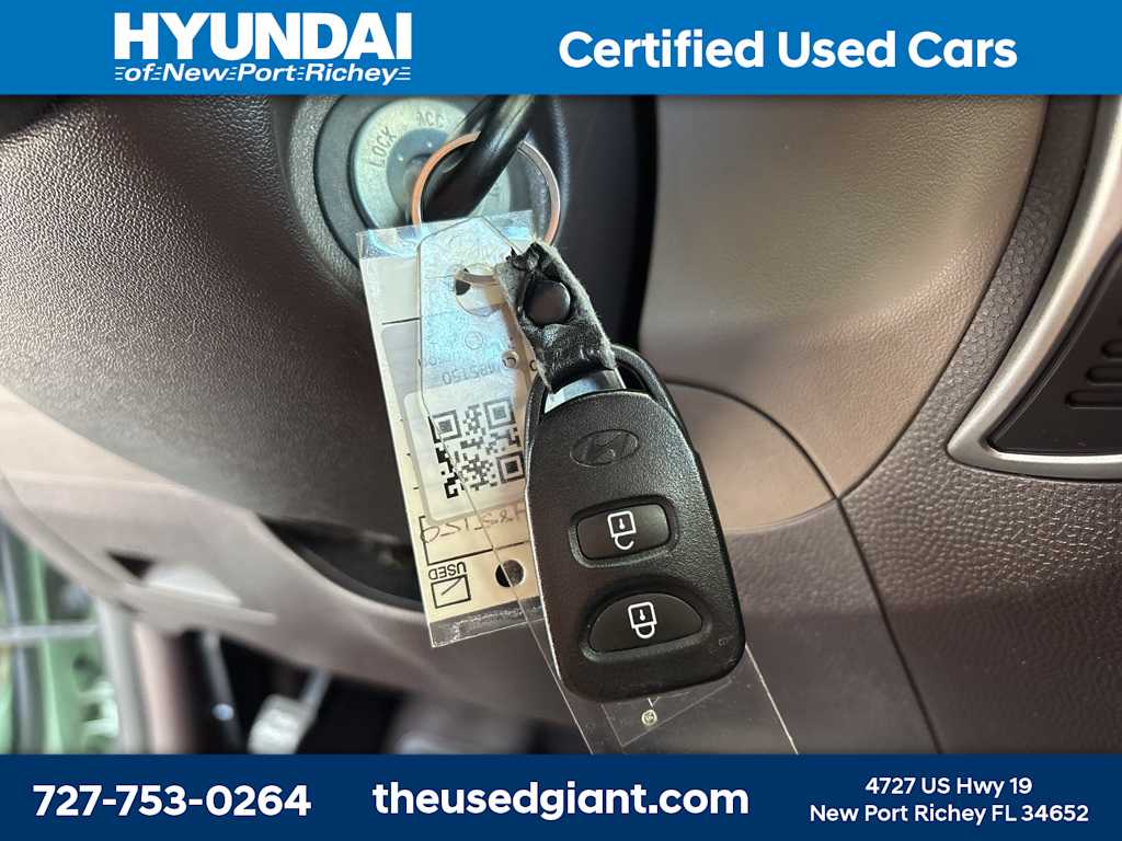 Thumbnail: 2012 Hyundai Tucson - 26