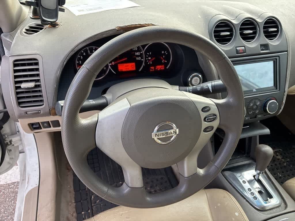 Thumbnail: 2011 Nissan Altima - 10
