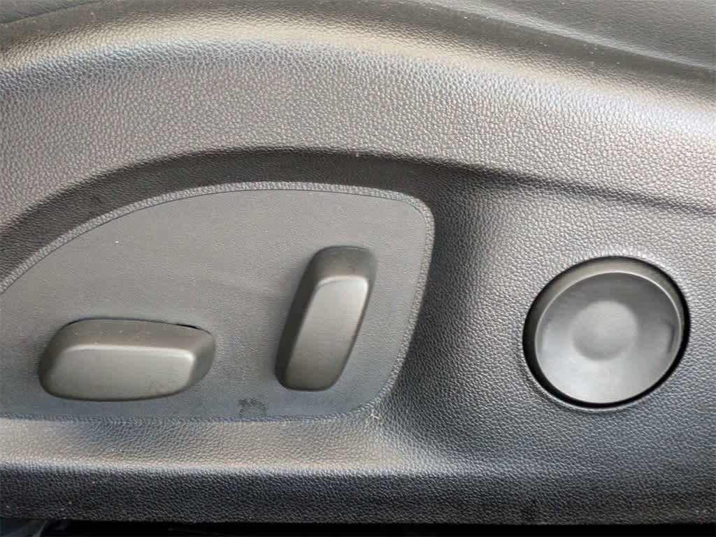 Thumbnail: 2021 Cadillac CT4 - 21