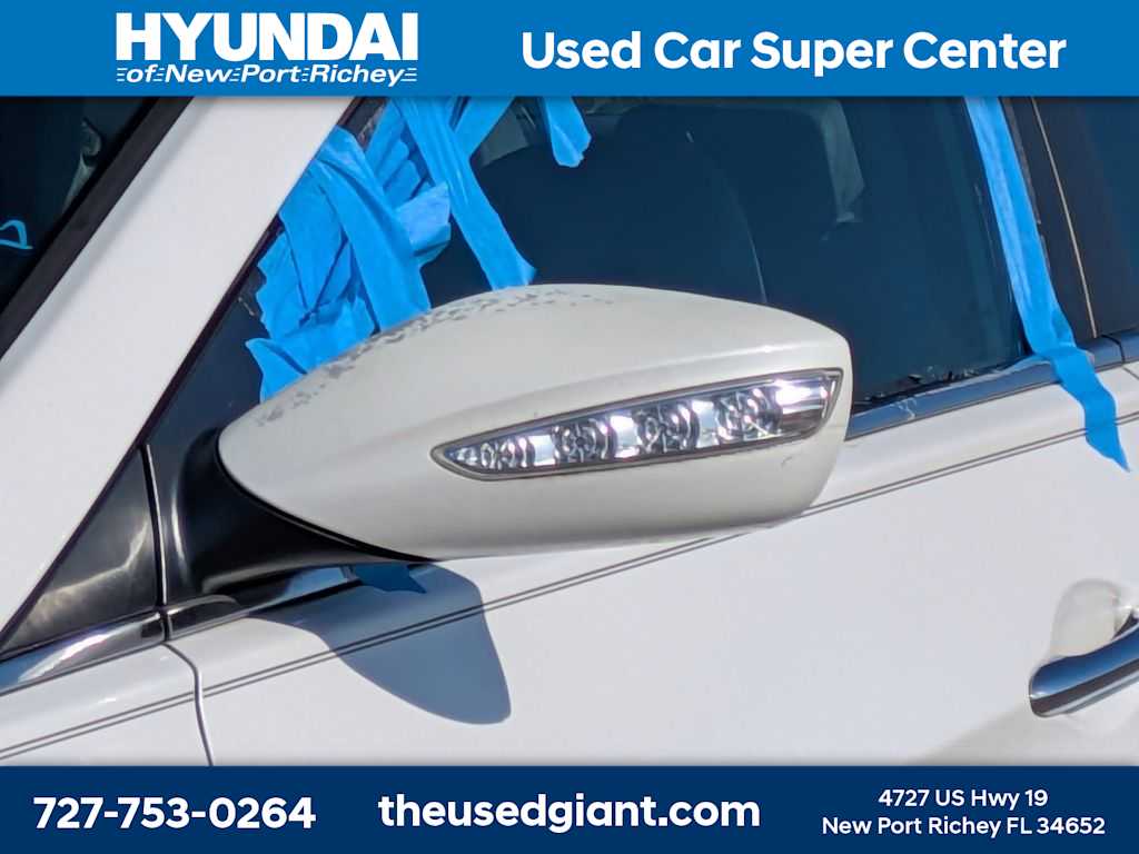 Thumbnail: 2013 Hyundai Sonata - 11
