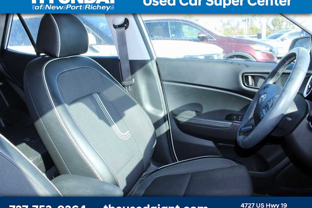 Thumbnail: 2023 Hyundai Venue - 7