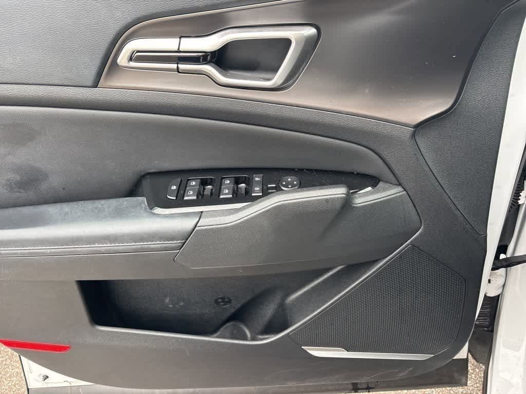 Thumbnail: 2023 Kia Sportage - 9