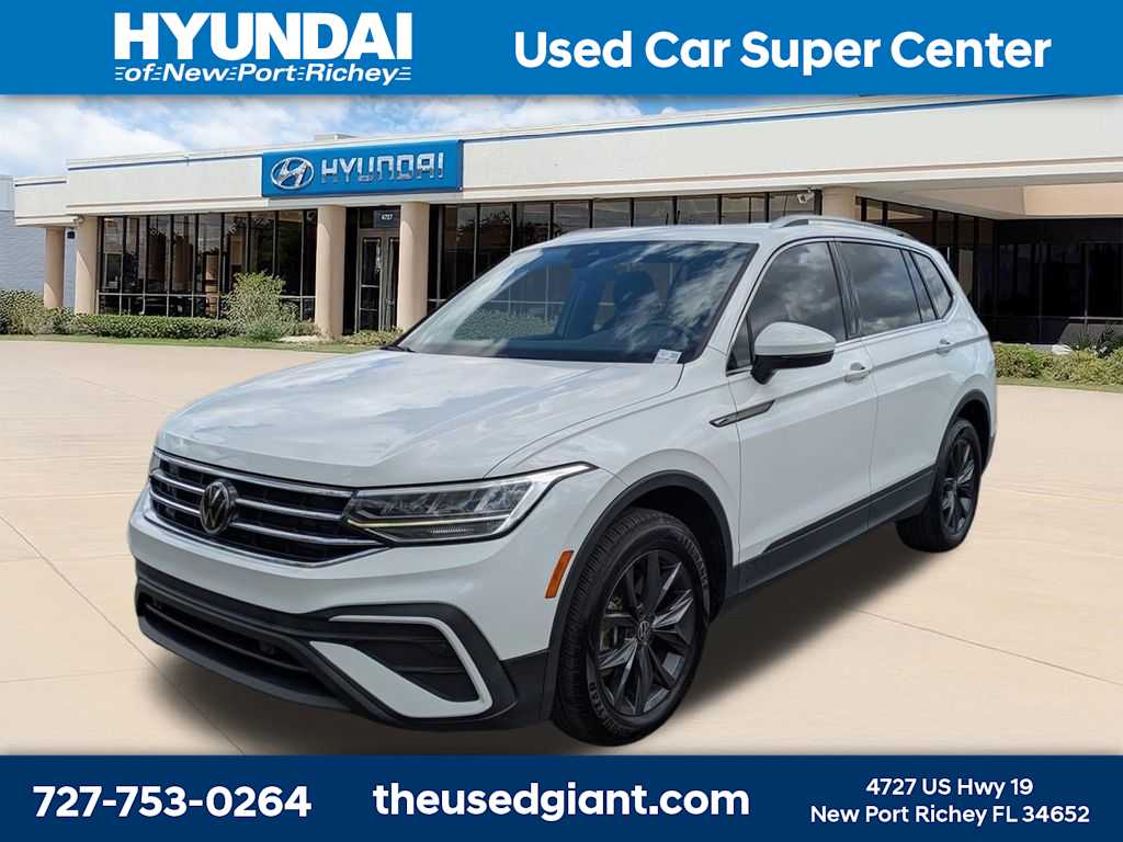 Thumbnail: 2022 Volkswagen Tiguan - 1