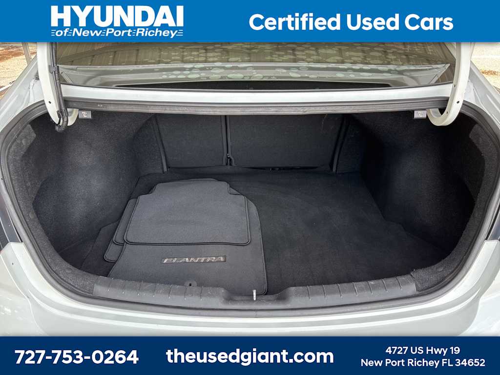 Thumbnail: 2019 Hyundai Elantra - 11
