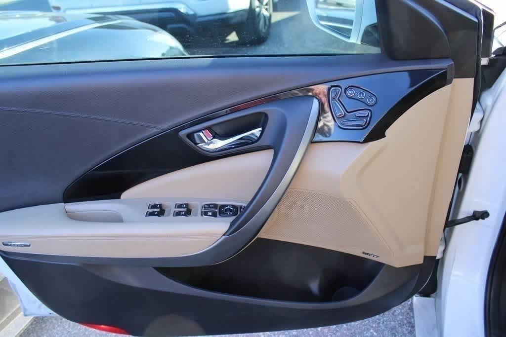 Thumbnail: 2016 Hyundai Azera - 10