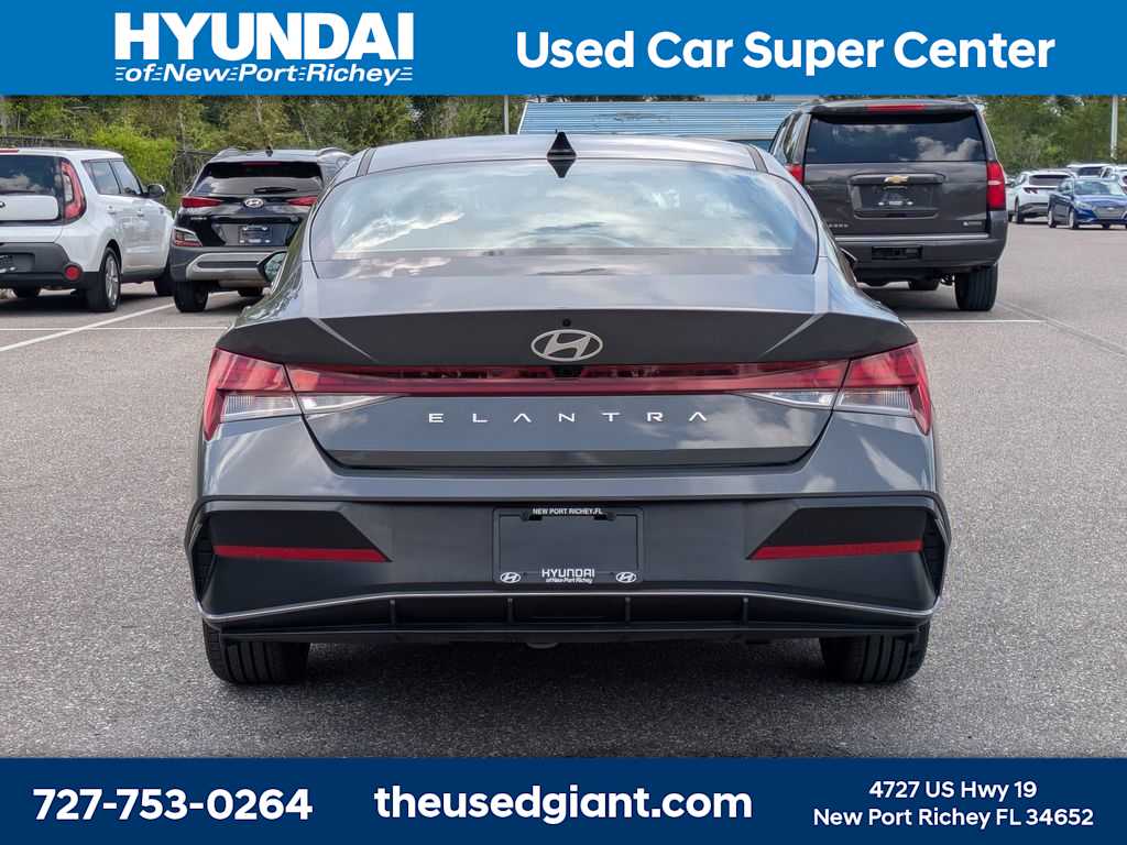 Thumbnail: 2024 Hyundai Elantra - 4