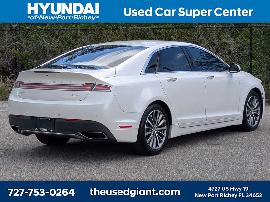 Thumbnail: 2017 Lincoln MKZ - 5