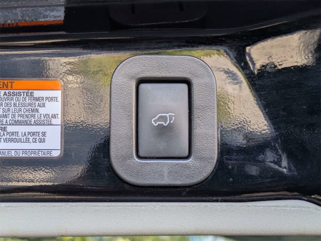 Thumbnail: 2015 Toyota Sienna - 13