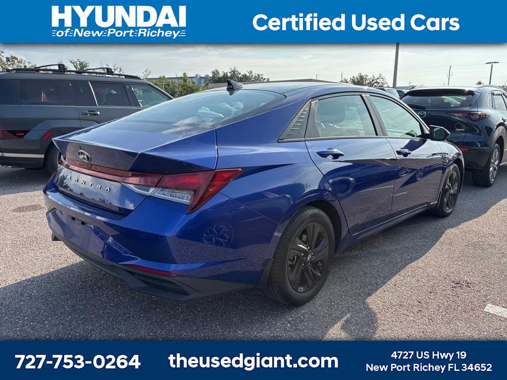 Thumbnail: 2022 Hyundai Elantra - 3