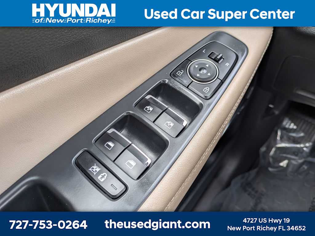 Thumbnail: 2020 Hyundai Santa Fe - 32