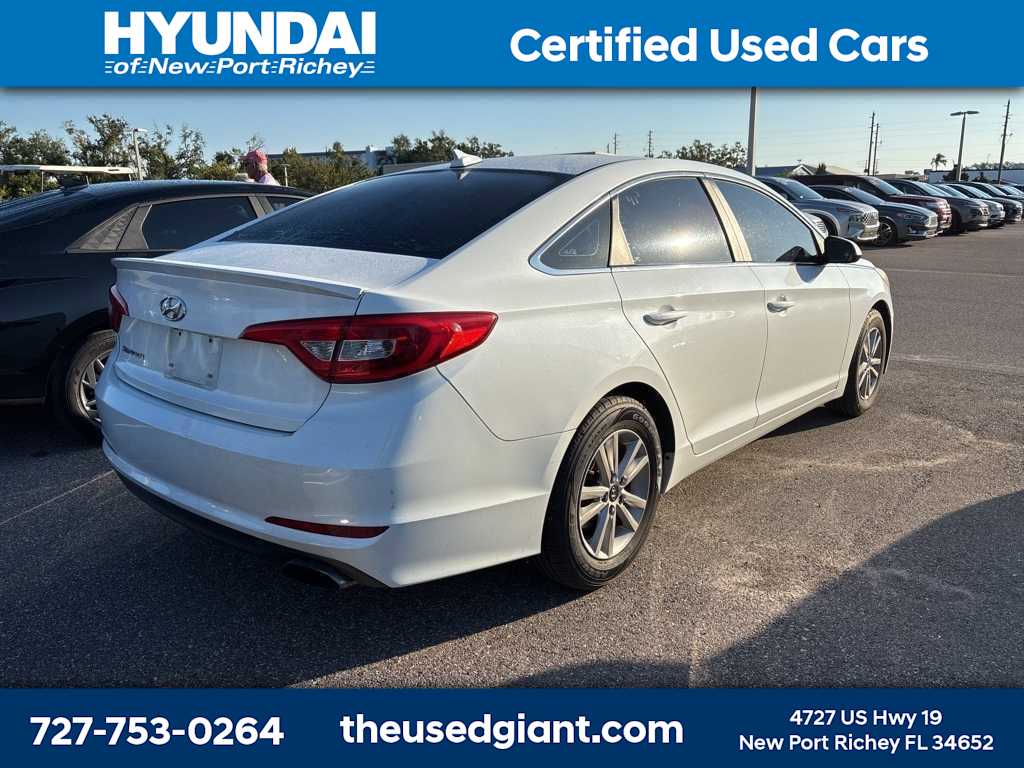 Thumbnail: 2016 Hyundai Sonata - 3