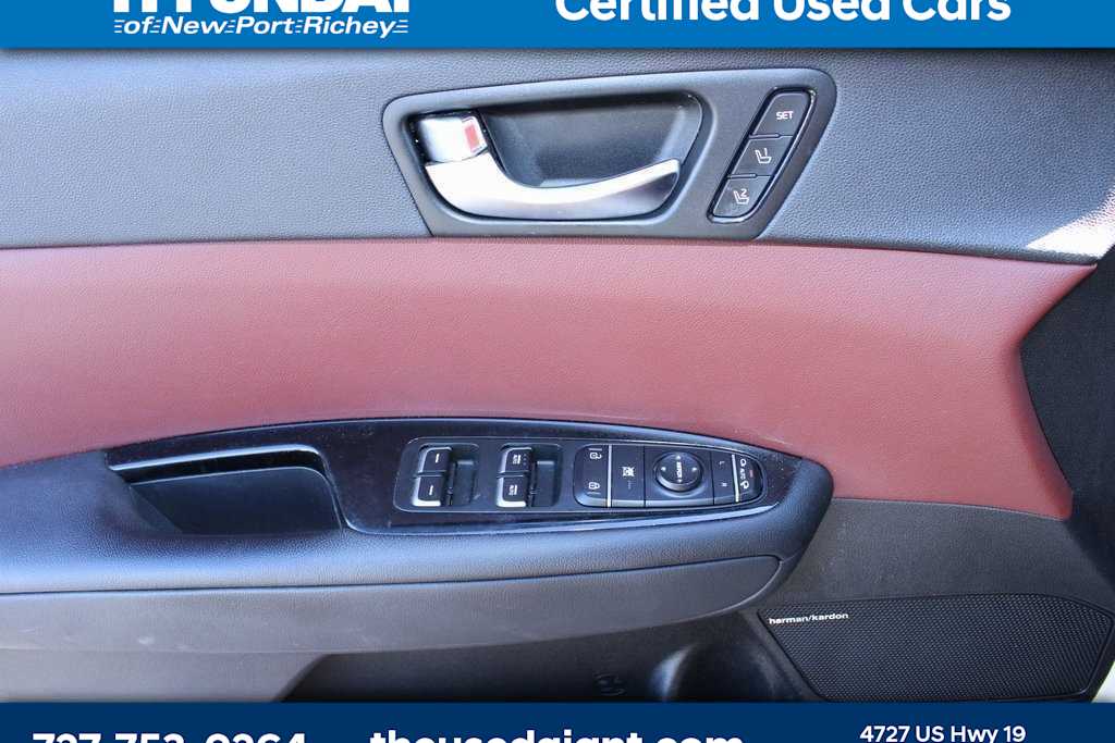 Thumbnail: 2016 Kia Optima - 12