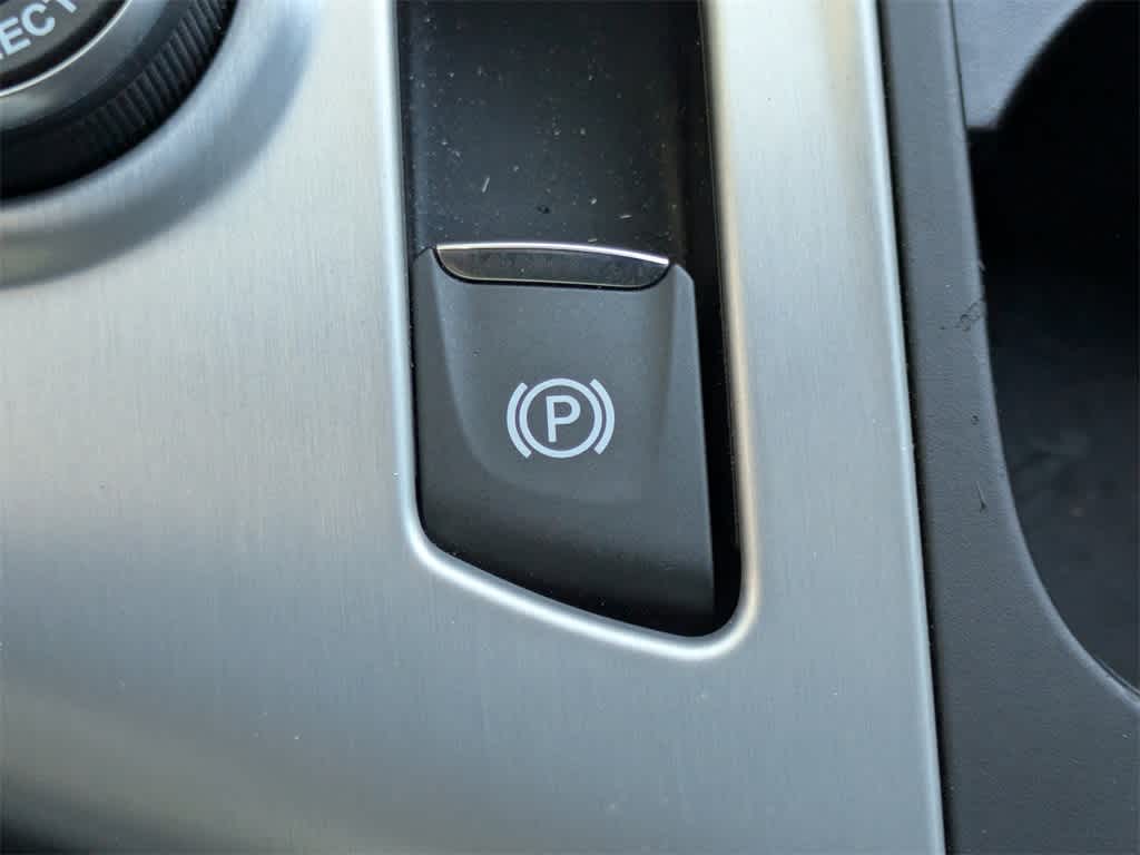 Thumbnail: 2014 Chevrolet Corvette - 28