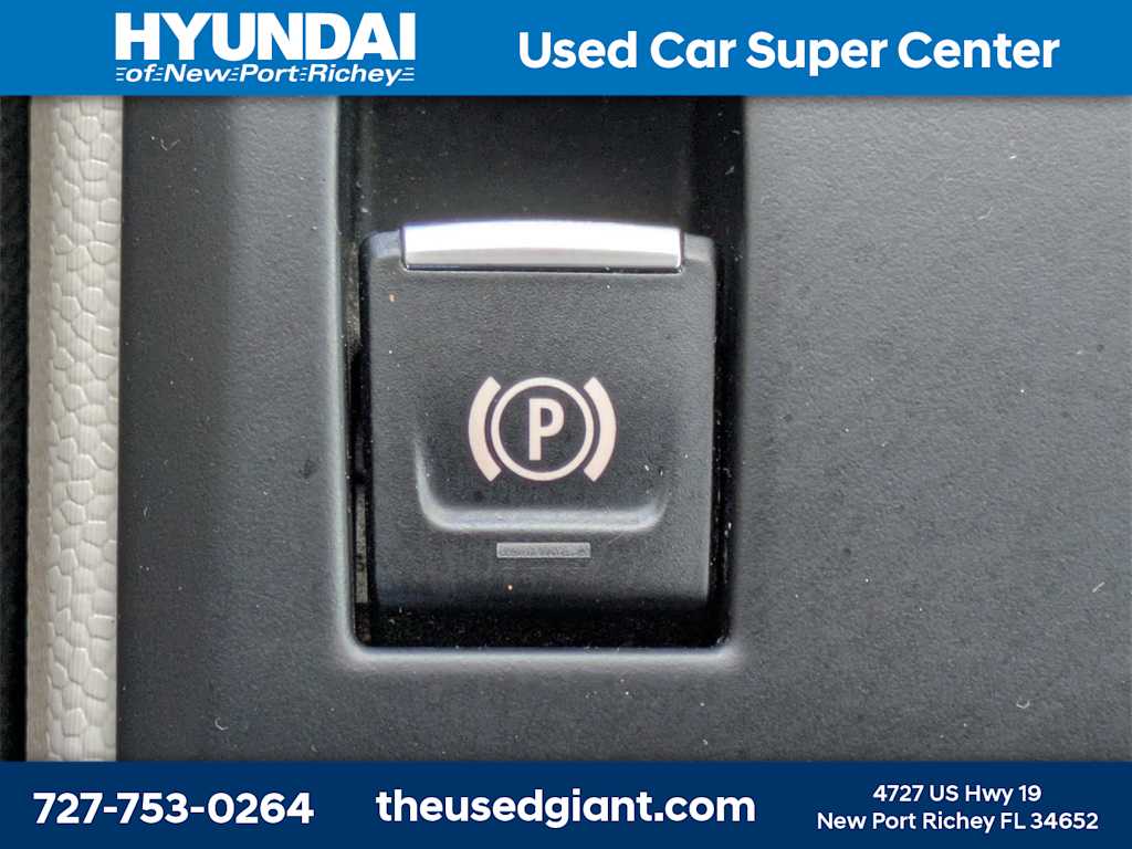 Thumbnail: 2015 BMW i3 - 27