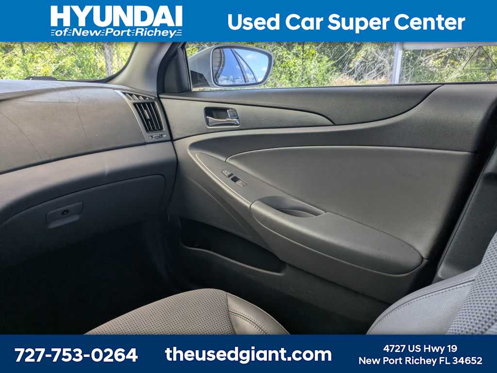 Thumbnail: 2013 Hyundai Sonata - 16
