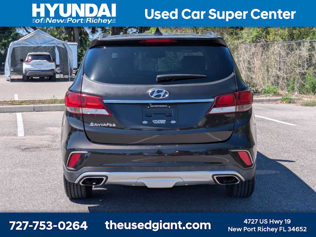 Thumbnail: 2017 Hyundai Santa Fe - 4