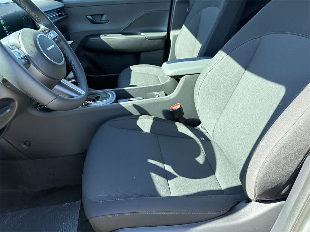 2025 Hyundai Kona SEL 13