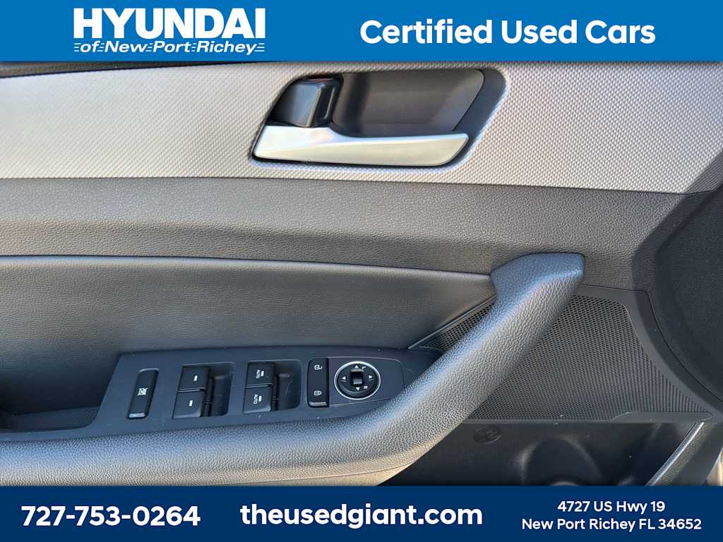 Thumbnail: 2019 Hyundai Sonata - 9