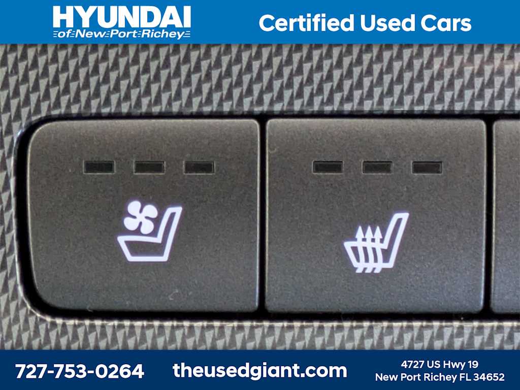 Thumbnail: 2023 Hyundai Santa Fe - 32