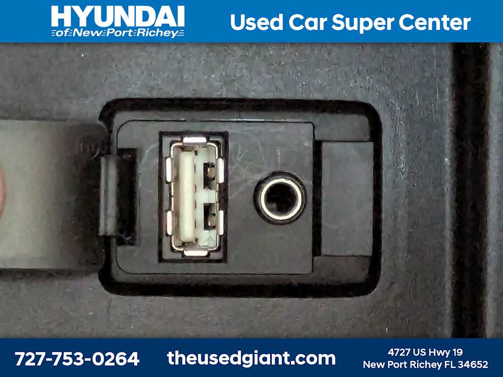 Thumbnail: 2011 Toyota Camry - 24