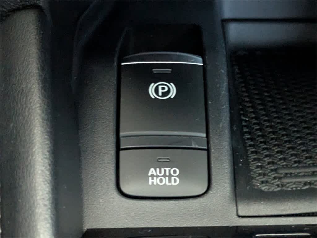 Thumbnail: 2021 Nissan Kicks - 23