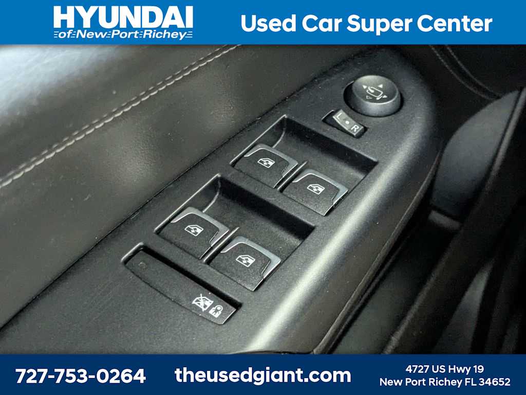 Thumbnail: 2015 Cadillac SRX - 32