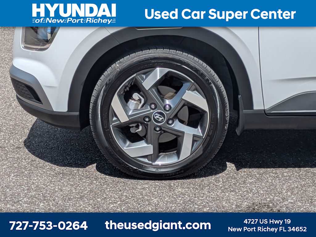 Thumbnail: 2023 Hyundai Venue - 10