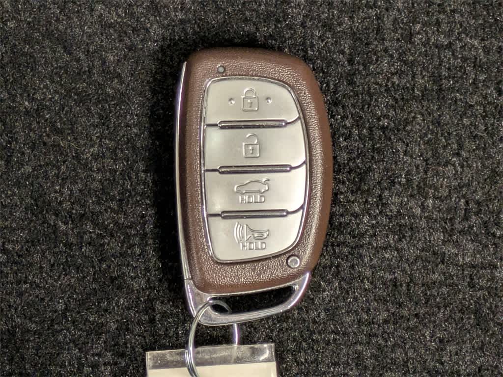 Thumbnail: 2020 Hyundai Elantra - 32