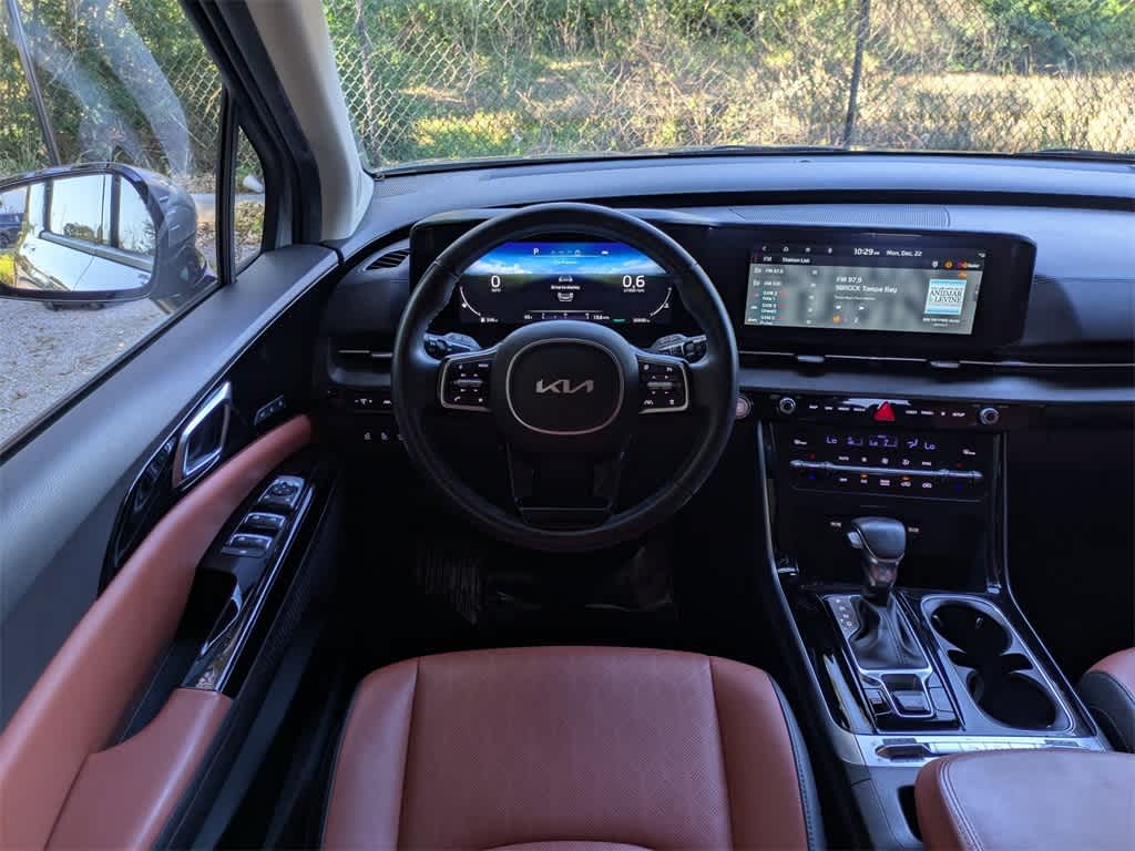 Thumbnail: 2023 Kia Carnival - 25