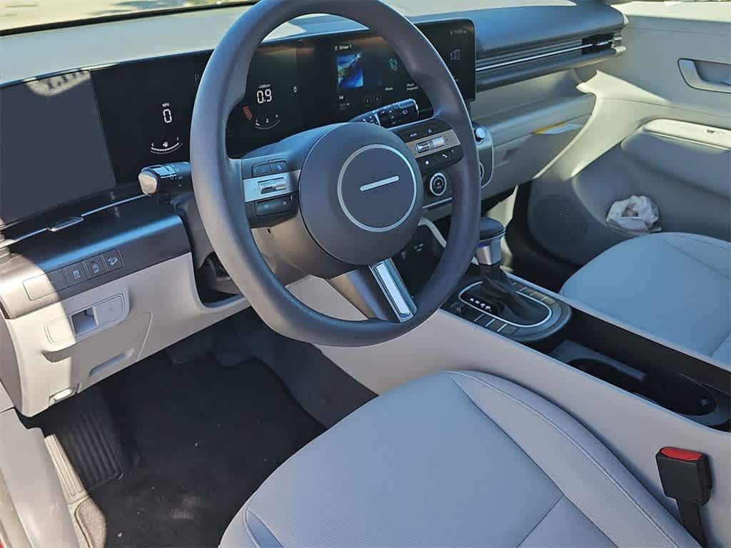 2025 Hyundai Kona SE 12