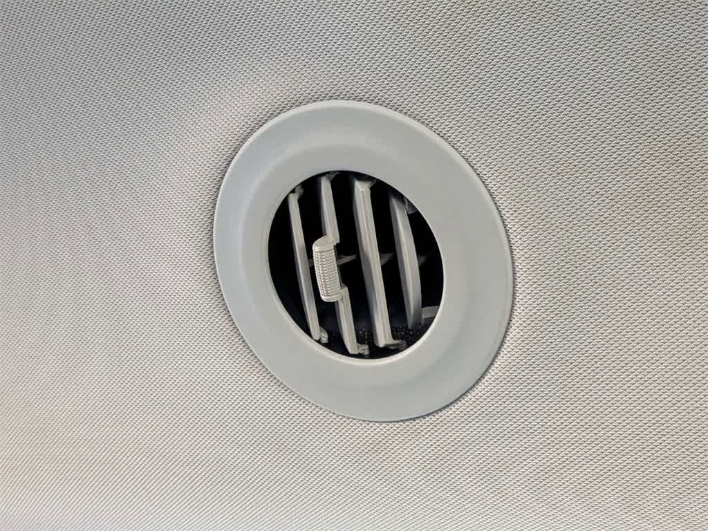 Thumbnail: 2021 Chrysler Voyager - 16