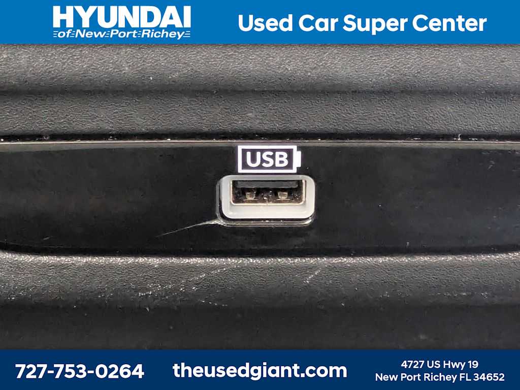 Thumbnail: 2018 Chrysler Pacifica - 24