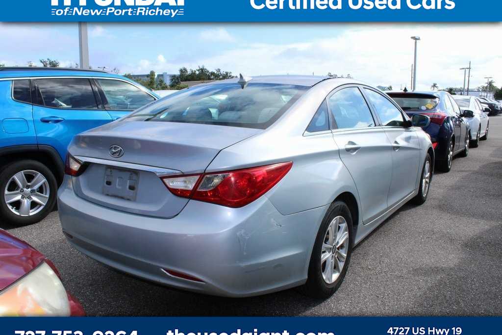 Thumbnail: 2011 Hyundai Sonata - 3
