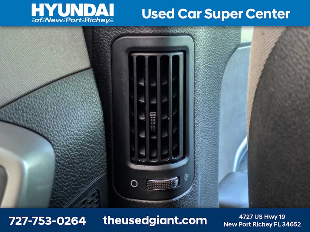 Thumbnail: 2018 Hyundai Santa Fe - 18