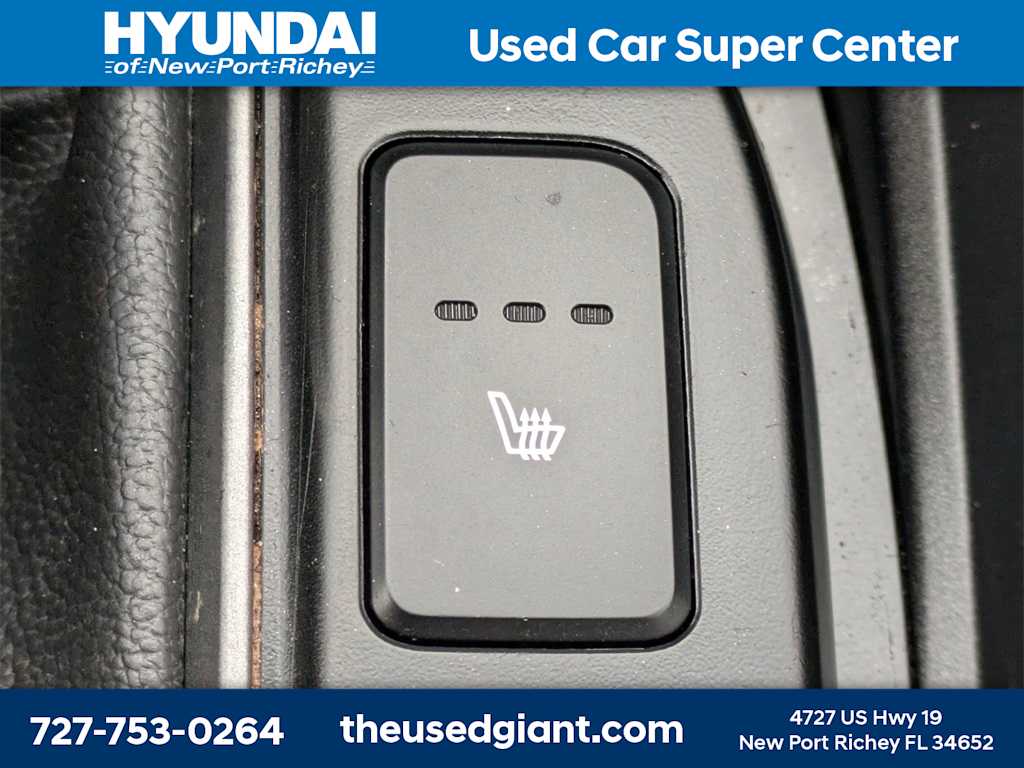 Thumbnail: 2013 Hyundai Santa Fe - 24