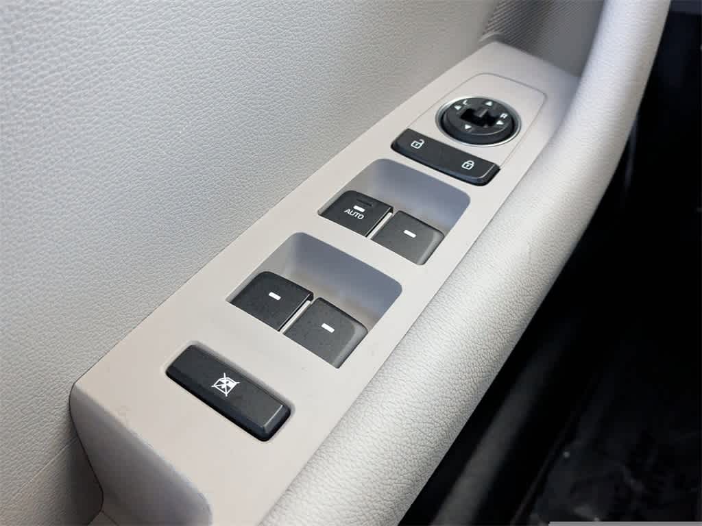 Thumbnail: 2015 Hyundai Sonata - 23