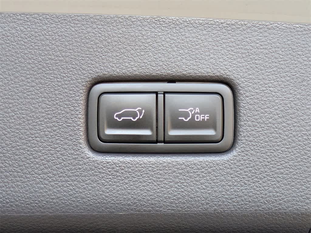 Thumbnail: 2023 Kia Carnival - 14