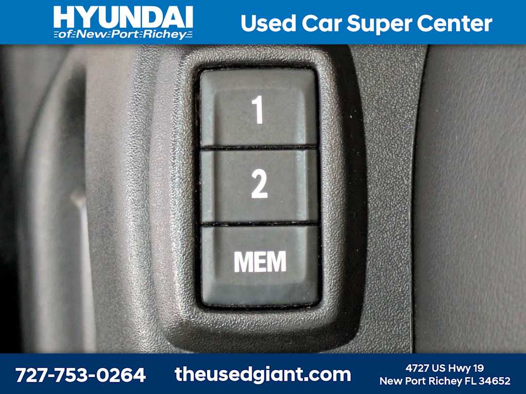 Thumbnail: 2015 Cadillac SRX - 24