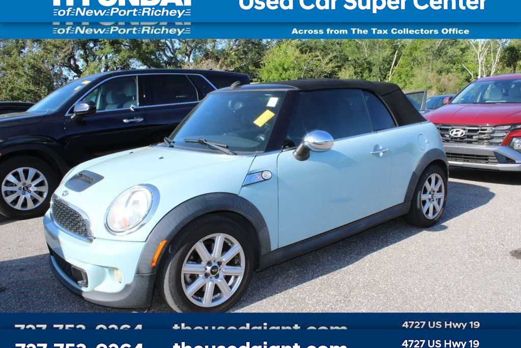 2011 MINI Cooper Base -
                  New Port Richey, FL