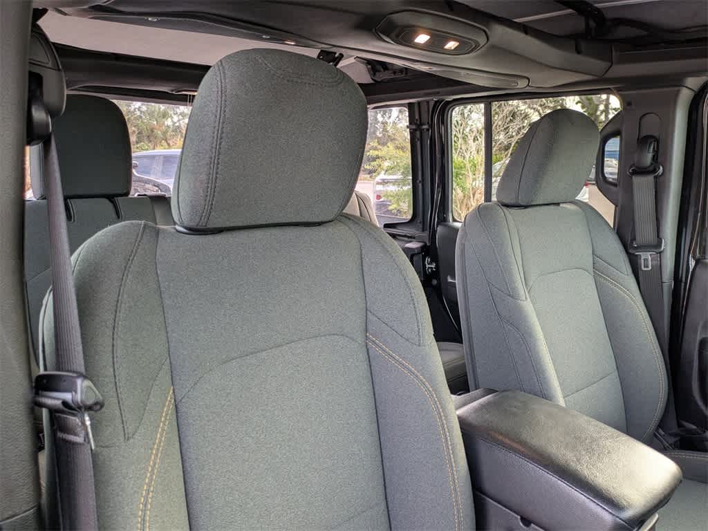 Thumbnail: 2025 Jeep Wrangler - 6