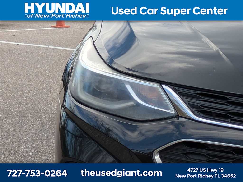 Thumbnail: 2017 Chevrolet Cruze - 9