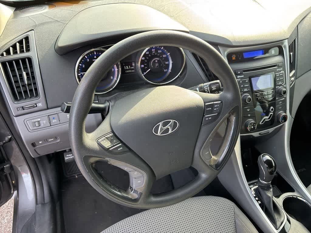 Thumbnail: 2011 Hyundai Sonata - 10