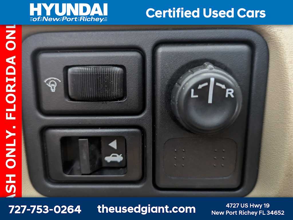 Thumbnail: 2003 Nissan Sentra - 18