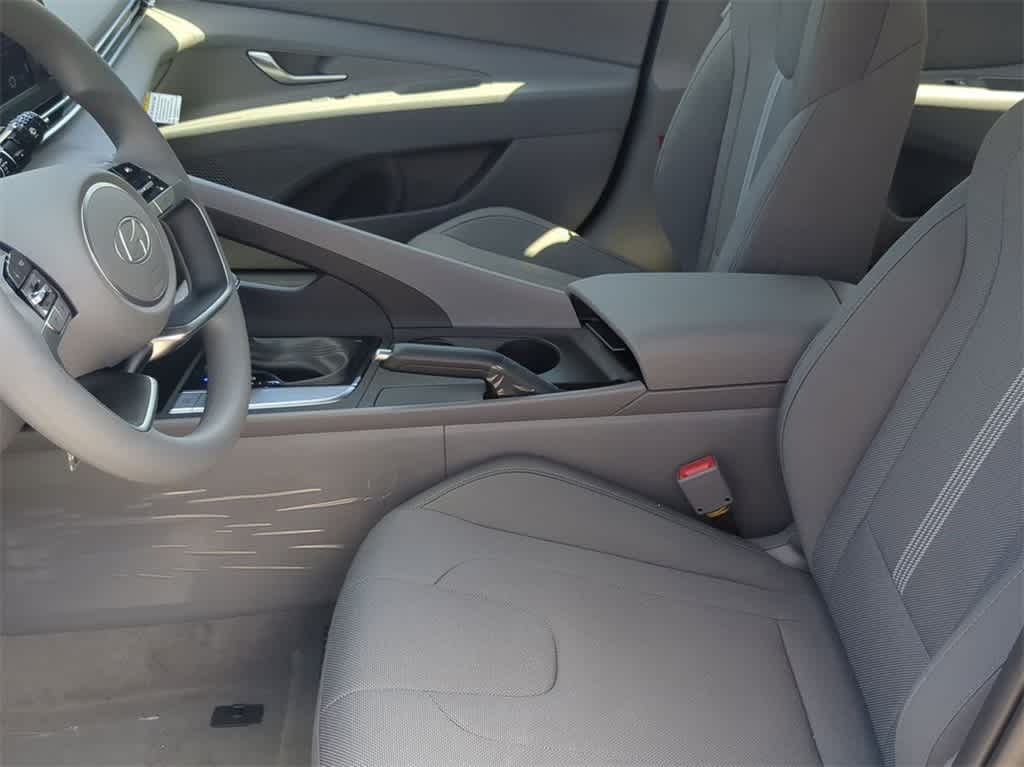 Thumbnail: 2025 Hyundai Elantra - 16