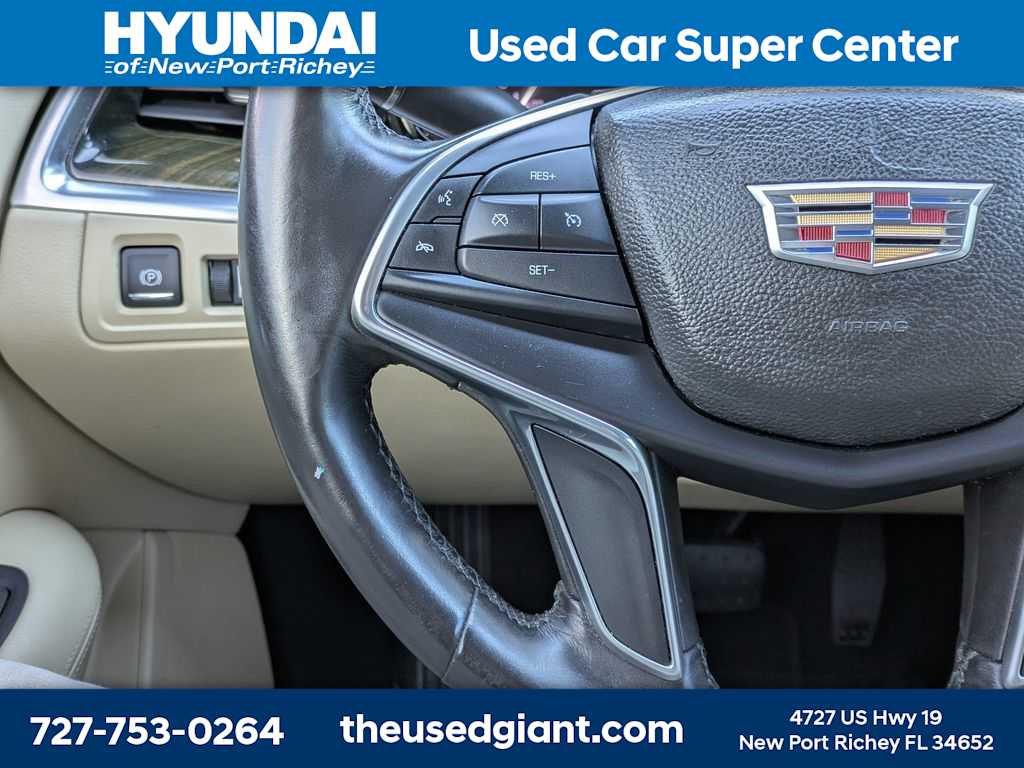 Thumbnail: 2017 Cadillac XT5 - 32