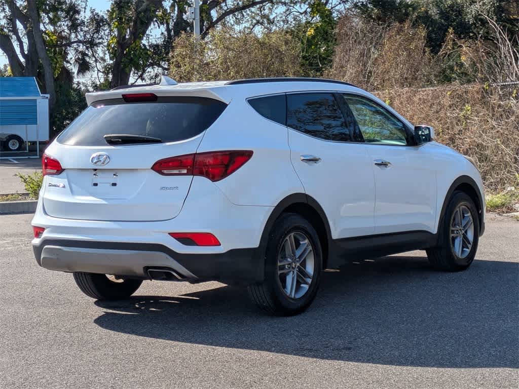 Thumbnail: 2017 Hyundai Santa Fe - 5