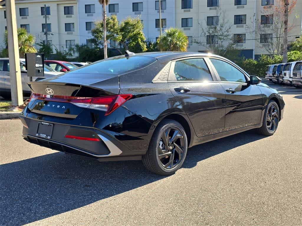 Thumbnail: 2026 Hyundai Elantra - 4