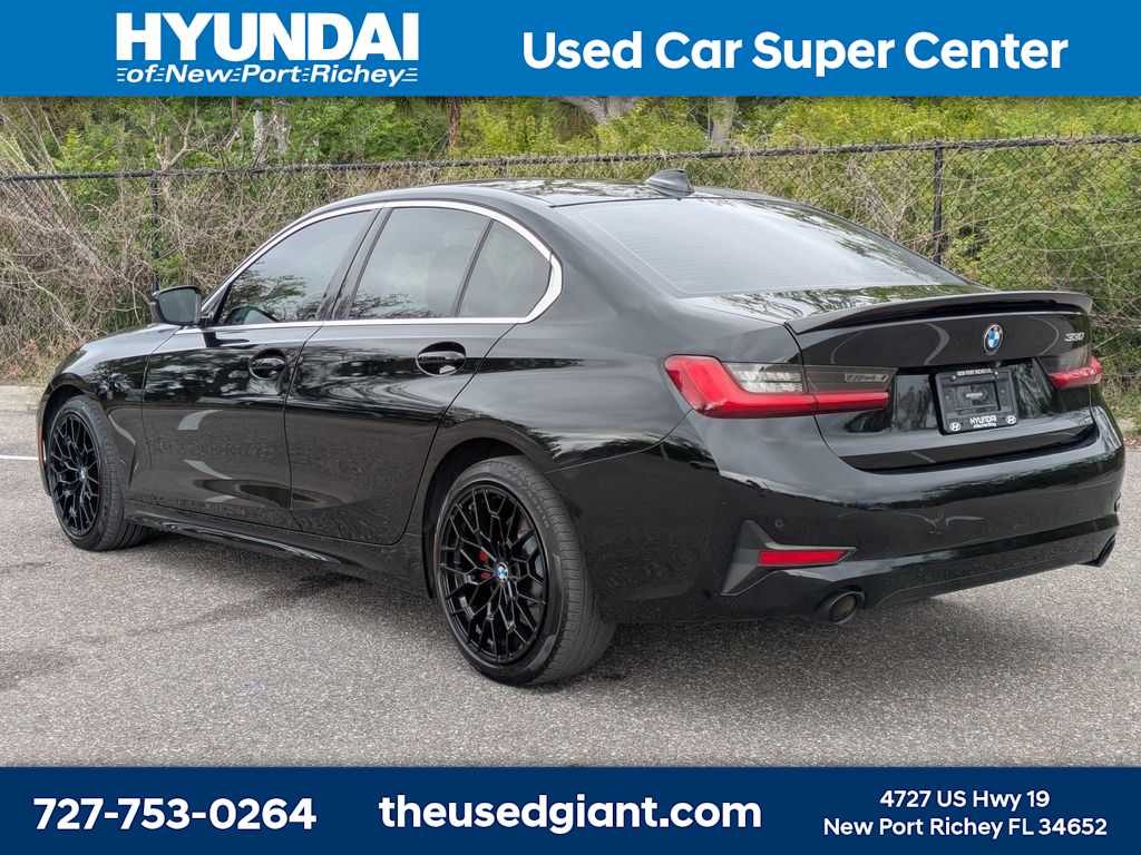 Thumbnail: 2020 BMW 3 Series - 3